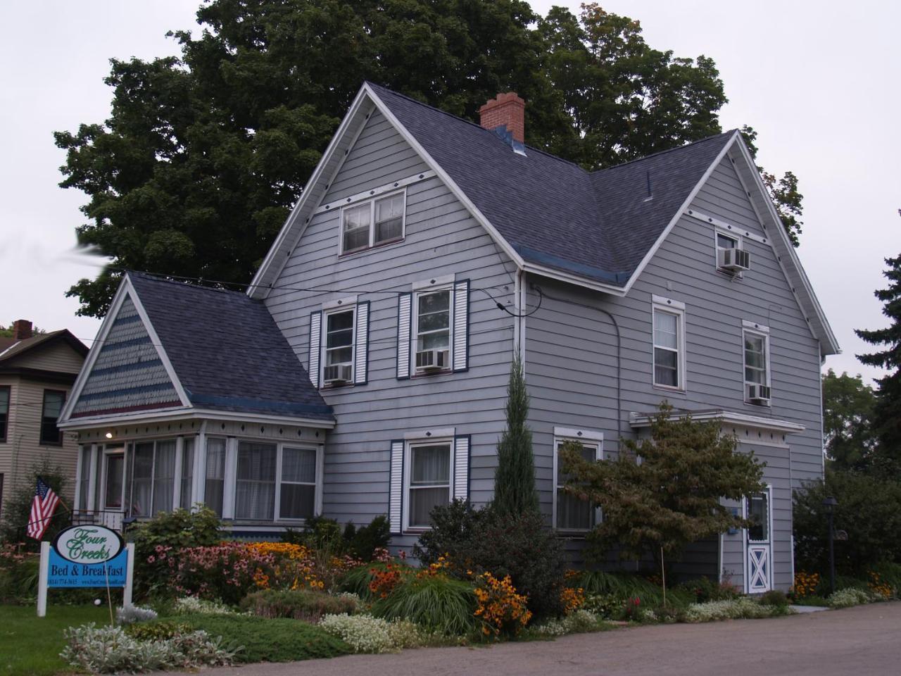 Four Creeks Bed & Breakfast 2*